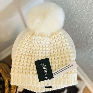 KYI KYI Faux Fur Pompom Classic Wool Beanie Hat, Ivory, One Size, NWT